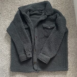 Sherpa Button-Up Jacket in Olive Gray